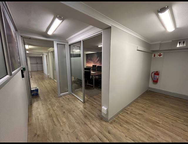335M² BUILDING TO LET IN TYGER VALLEY